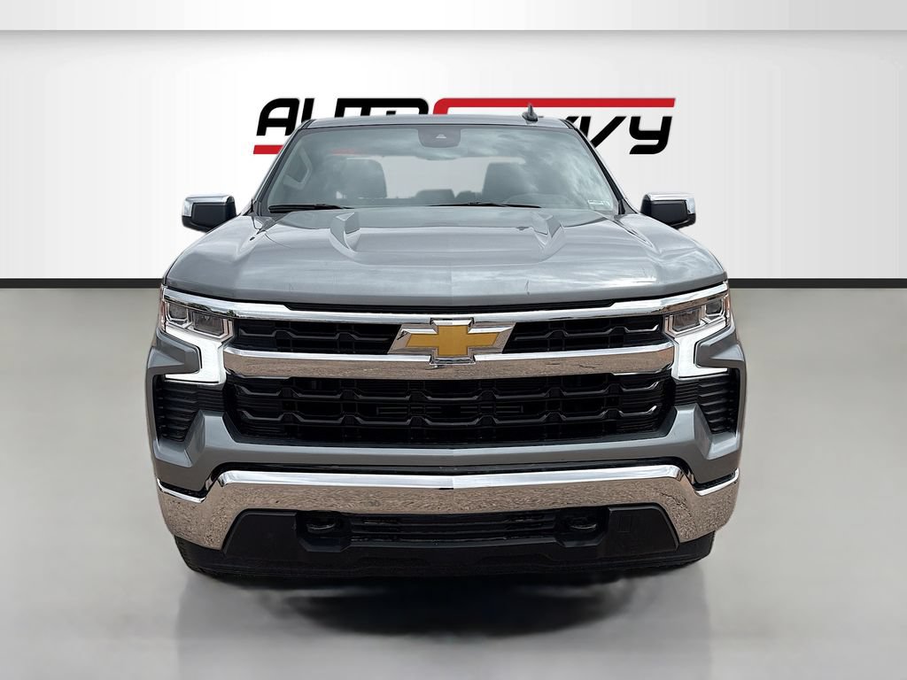 Used 2025 Chevrolet Silverado 1500 LT AWD/4WD image 2