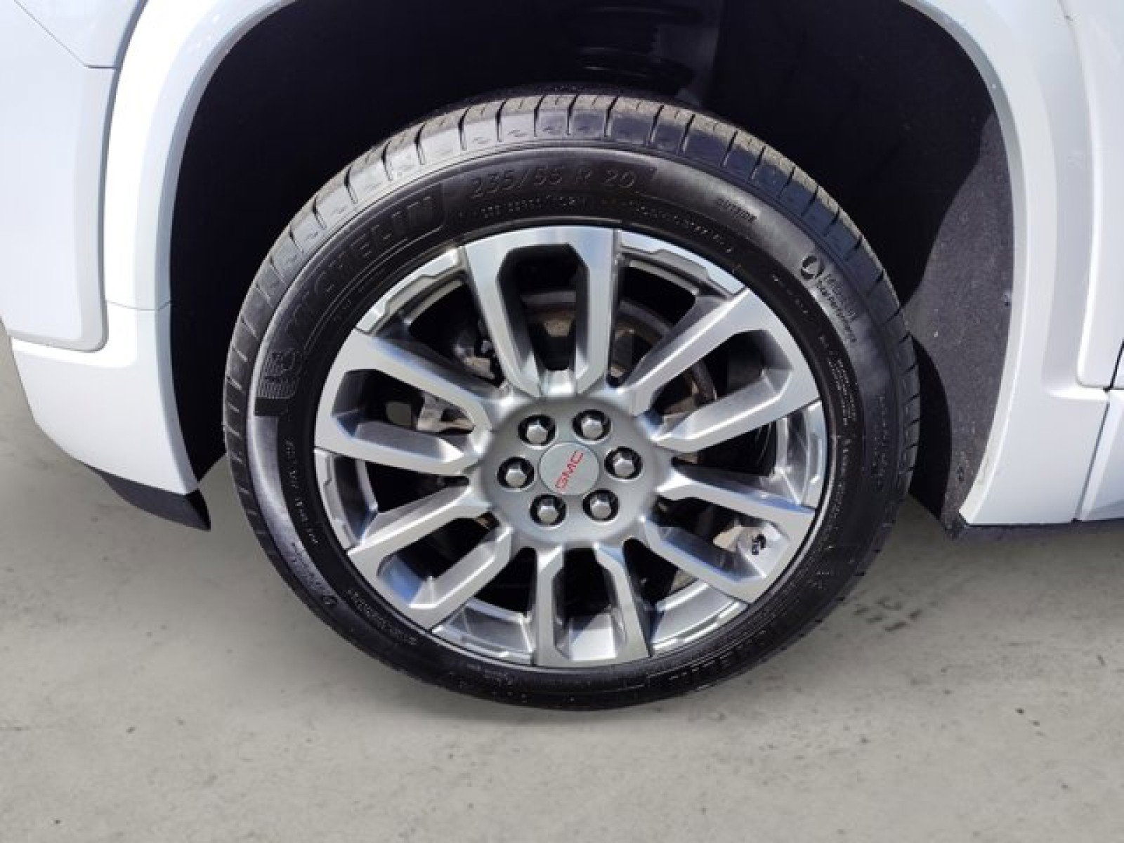 Used 2023 GMC Acadia Denali w/ Denali Ultimate Package AWD/4WD image 9