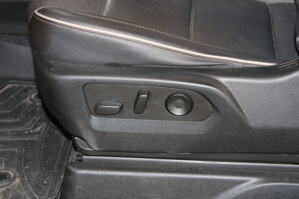 Used 2022 Chevrolet Suburban Premier RWD image 18