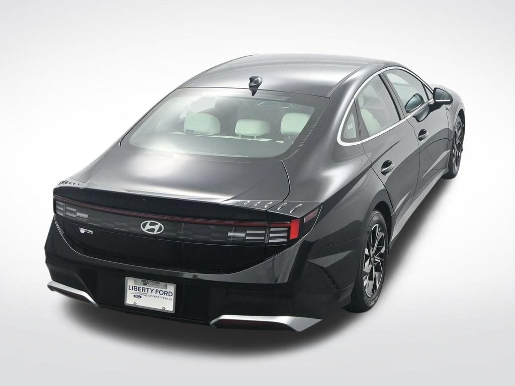 Used 2025 Hyundai Sonata SEL FWD image 35