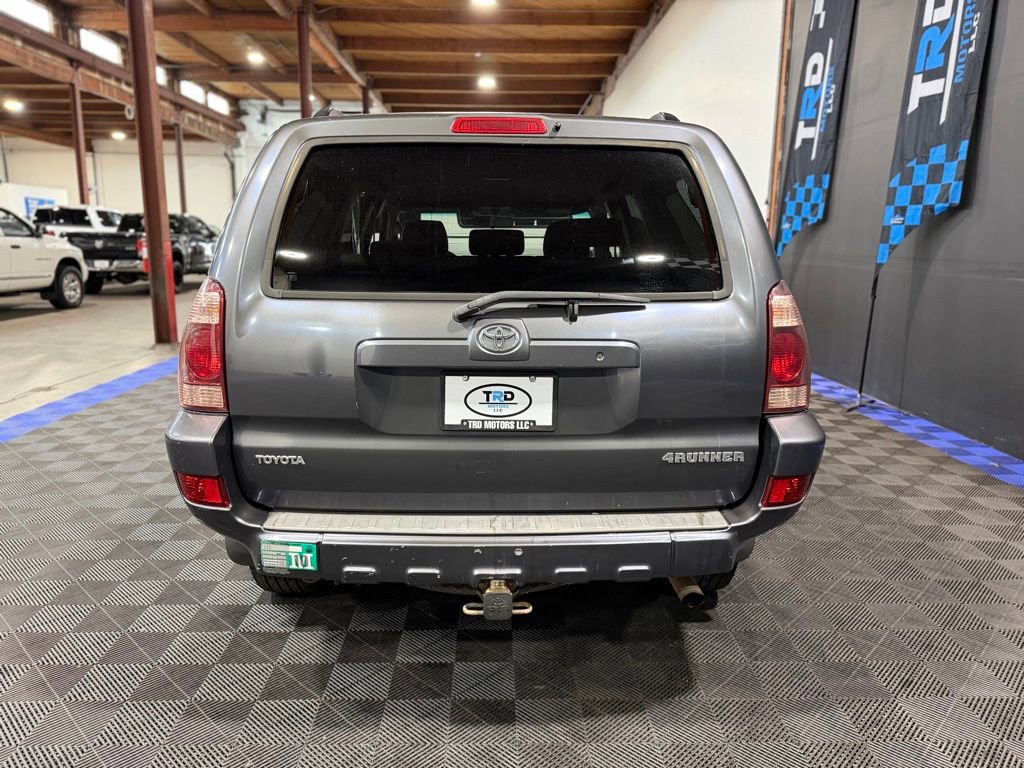 Used 2005 Toyota 4Runner SR5 AWD/4WD image 4