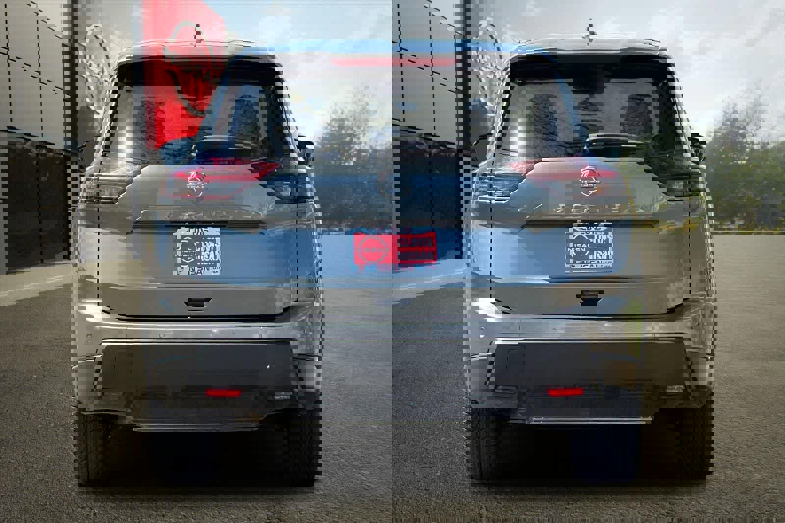 Used 2025 Nissan Rogue SV image 8