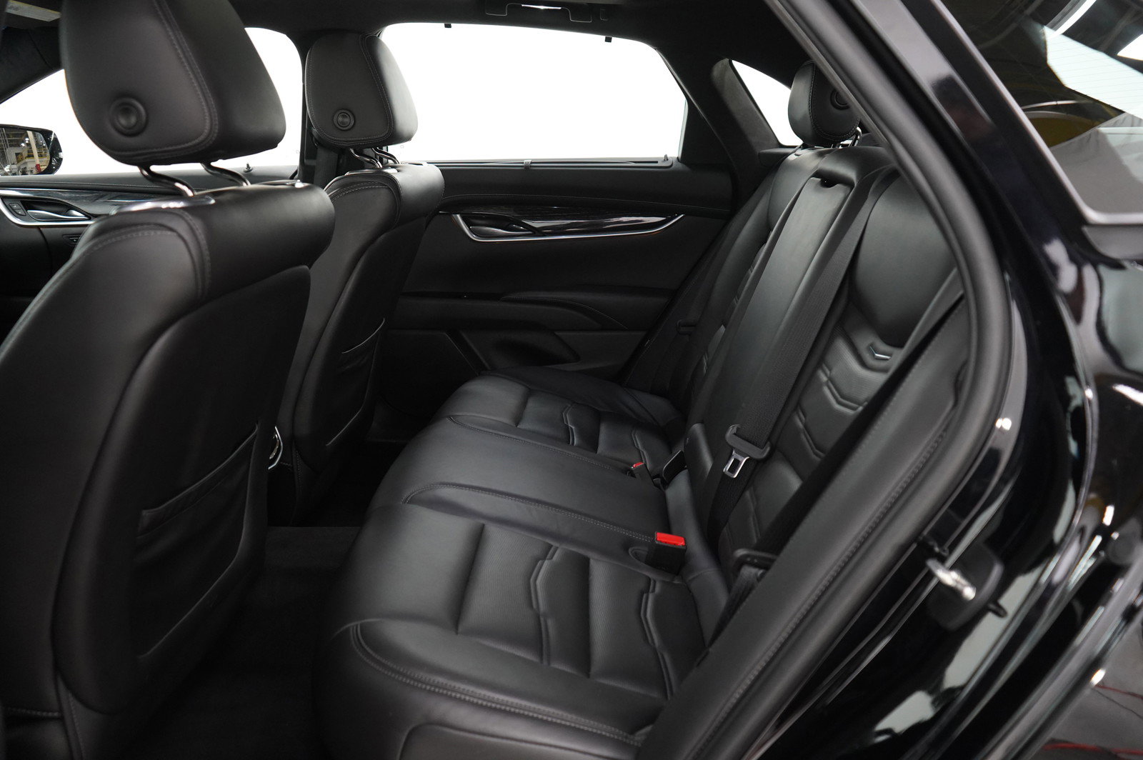 Used 2018 Cadillac XTS Vsport Platinum image 17