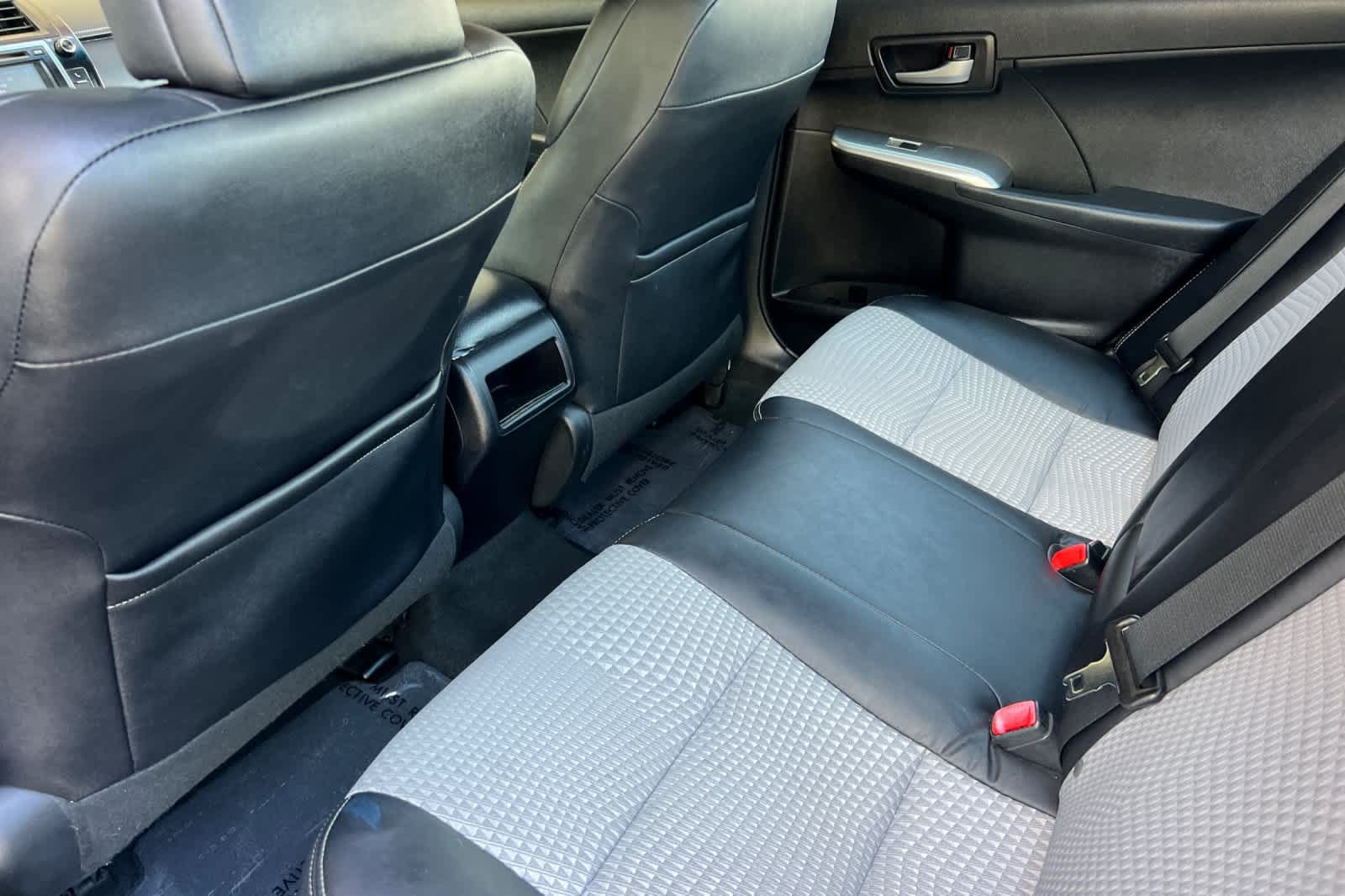 Used 2012 Toyota Camry SE FWD image 4