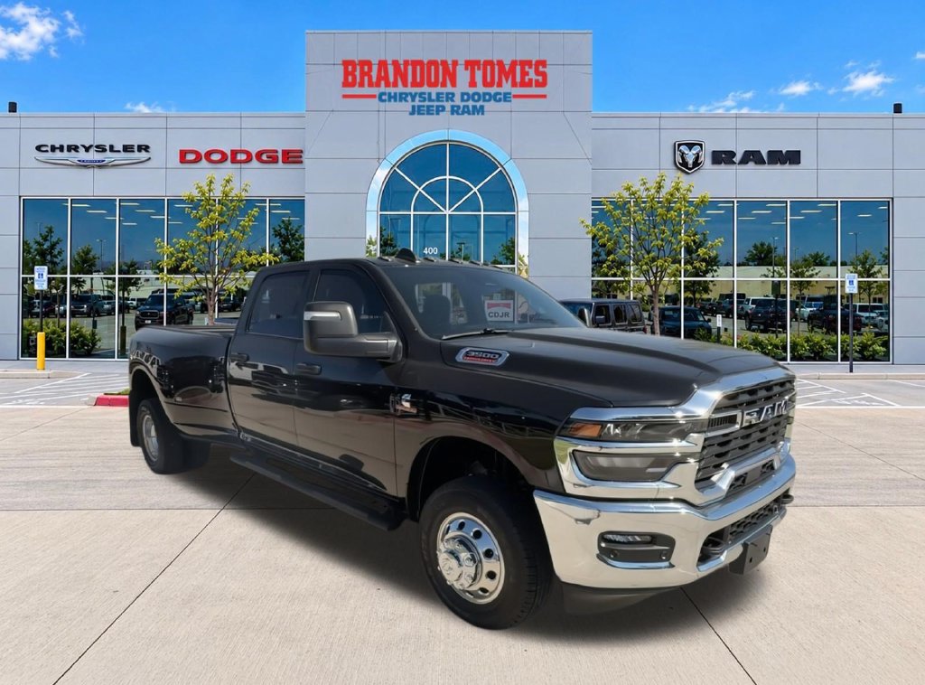 Certified 2026 RAM 3500 Tradesman AWD/4WD image 3