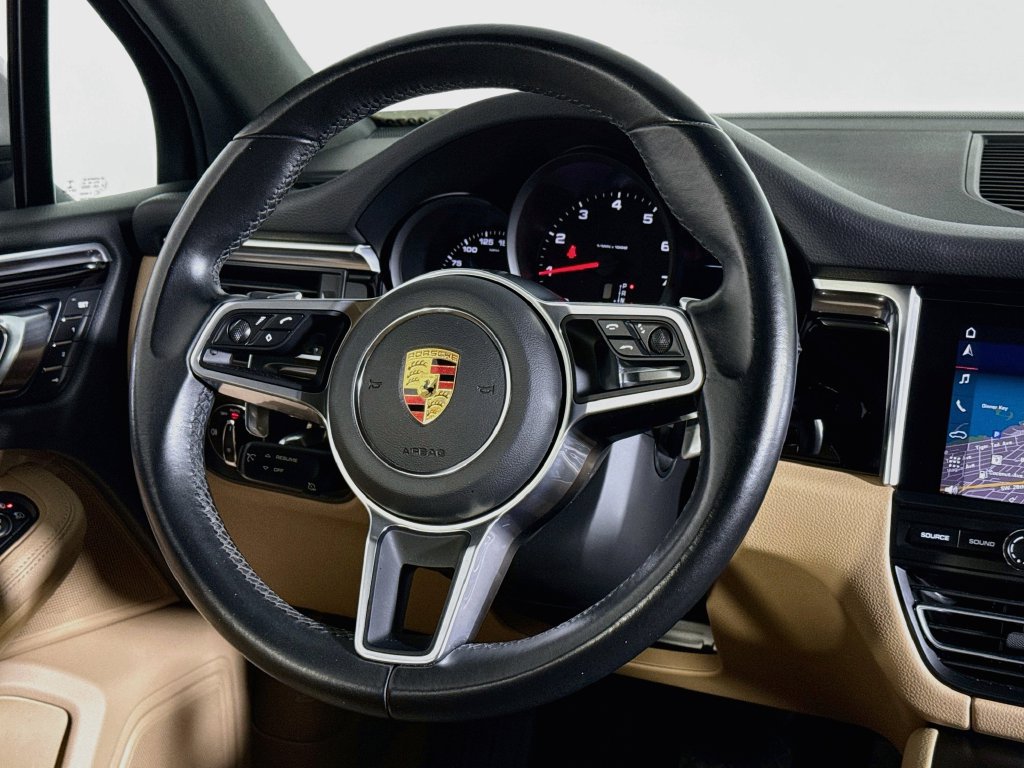 Certified 2021 Porsche Macan AWD/4WD image 12