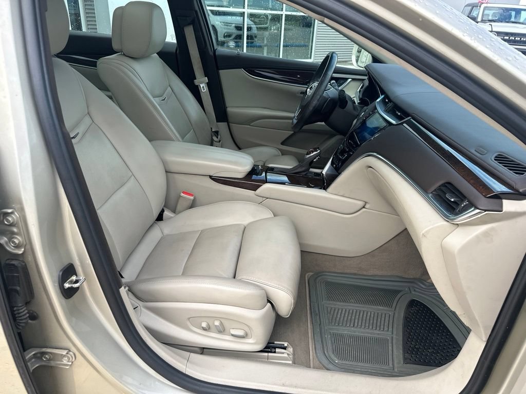 Used 2014 Cadillac XTS Luxury w/ Driver Awareness Package FWD image 28