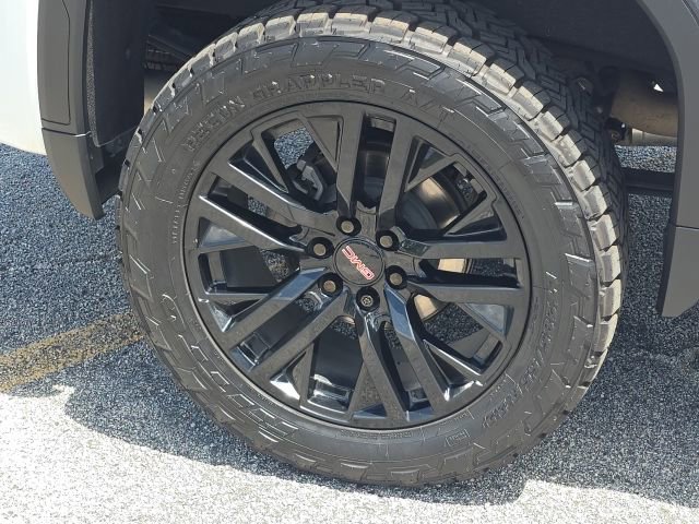 Used 2022 GMC Sierra 1500 AT4 w/ AT4 Premium Package AWD/4WD image 11