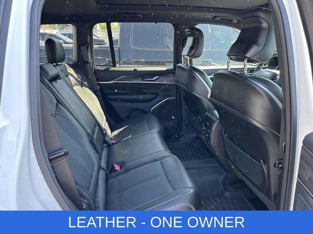 Used 2024 Jeep Grand Cherokee Overland w/ Luxury Tech Group IV AWD/4WD image 3