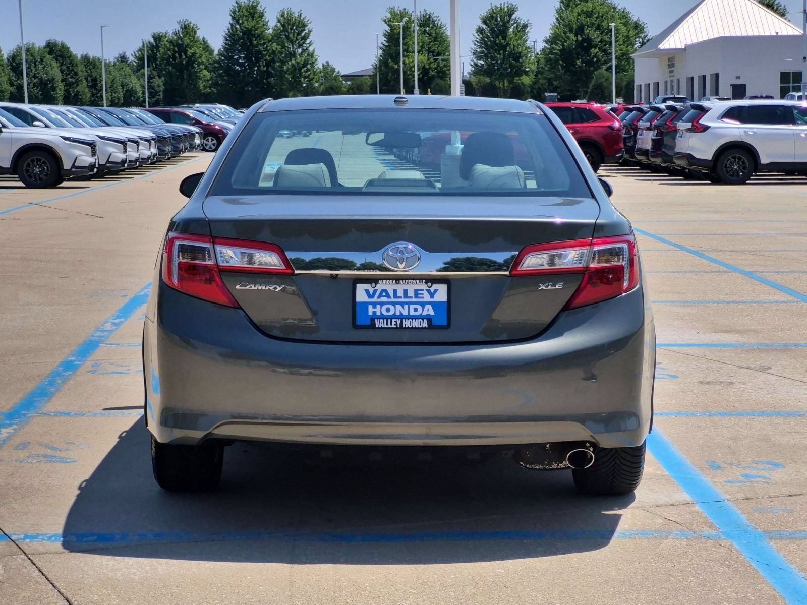 Used 2012 Toyota Camry XLE w/ Leather Pkg FWD image 7