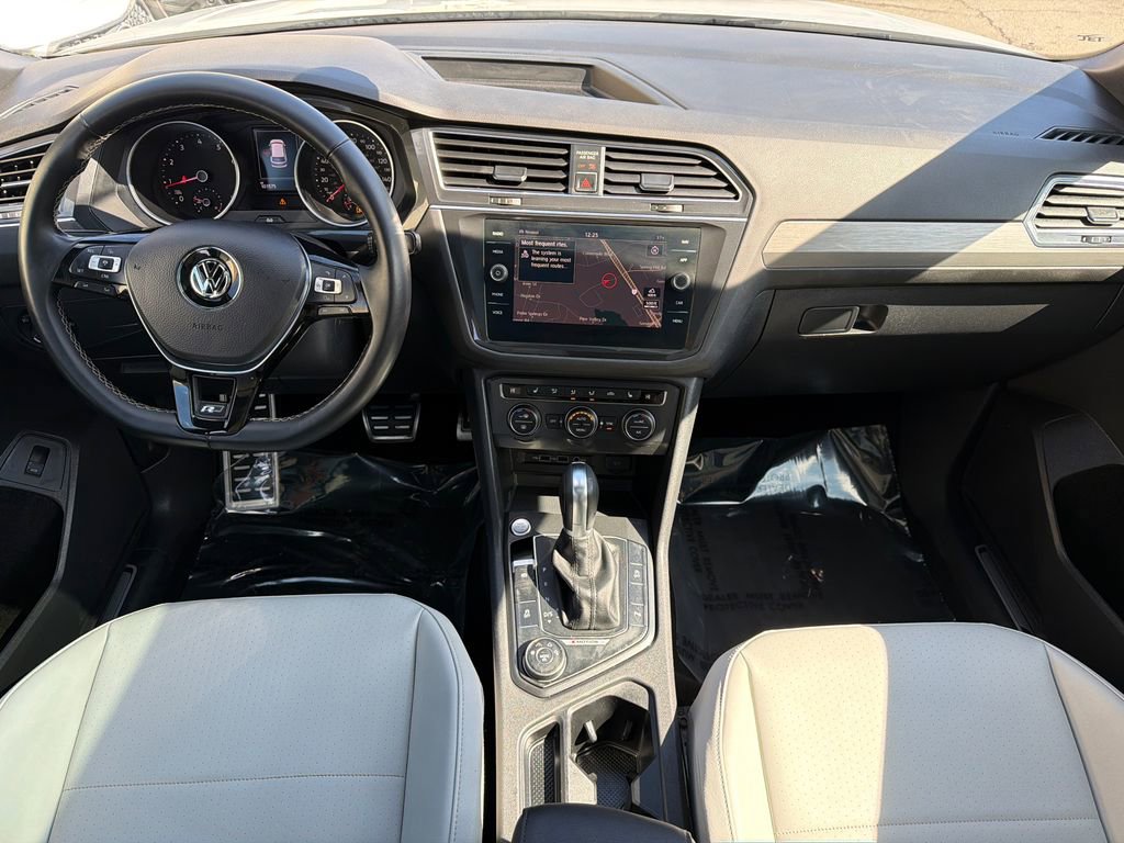 Used 2018 Volkswagen Tiguan SEL w/ R-Line Package image 19