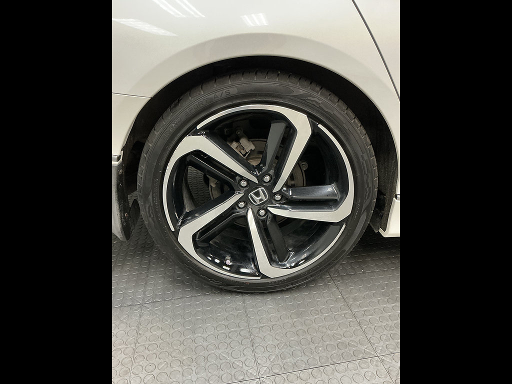 Used 2019 Honda Accord Touring image 37