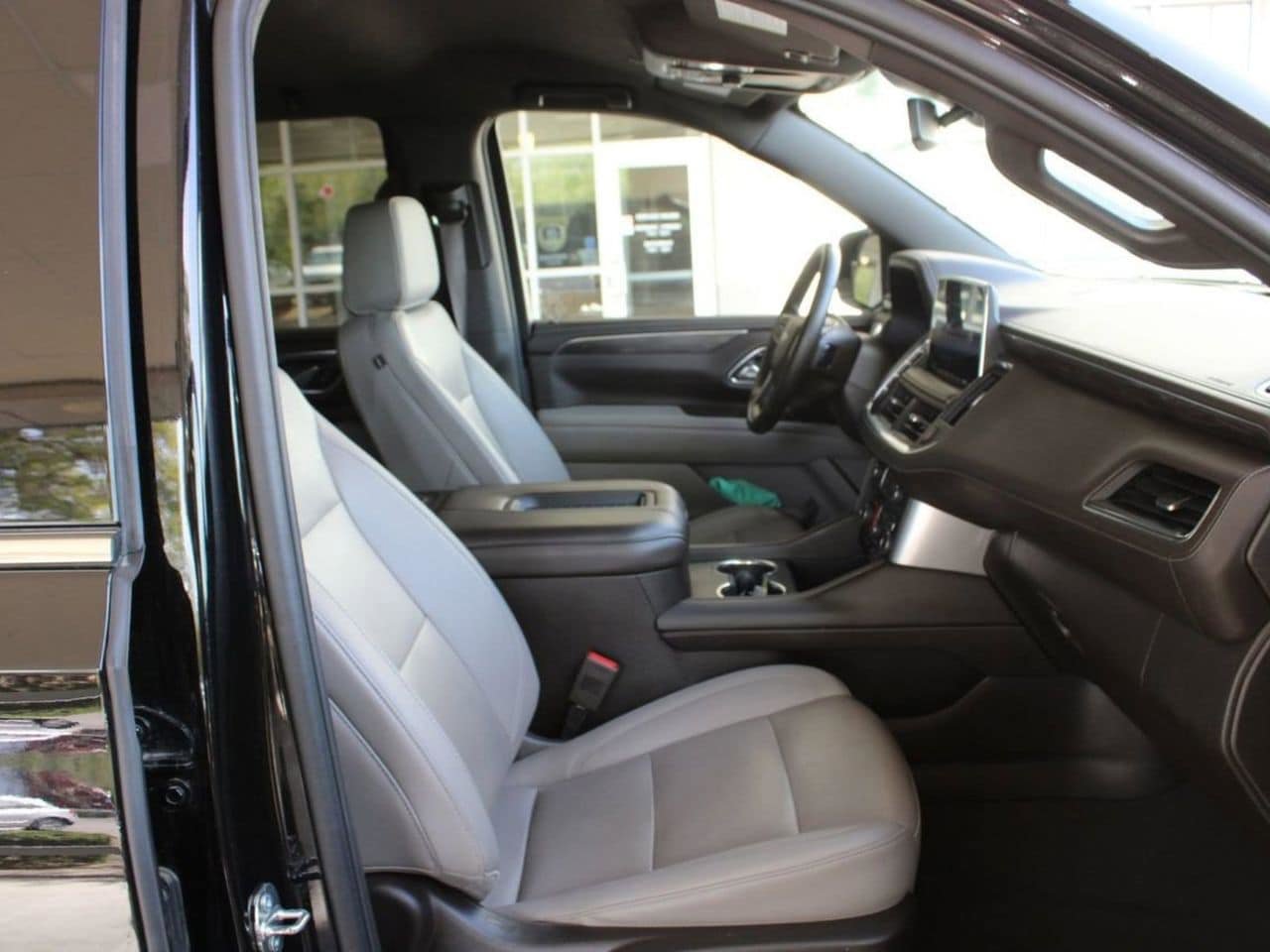 Used 2024 Chevrolet Tahoe LT RWD image 14