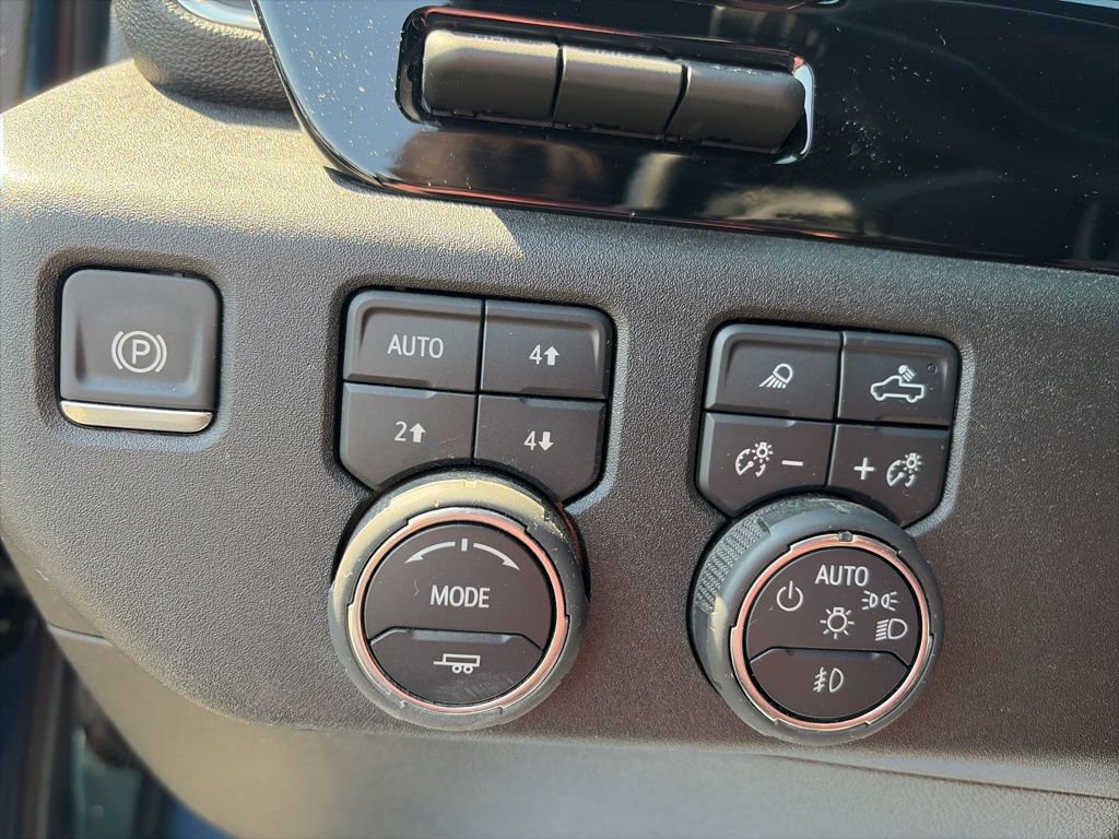 Used 2025 Chevrolet Silverado 3500 High Country w/ High Country Premium Package AWD/4WD image 12
