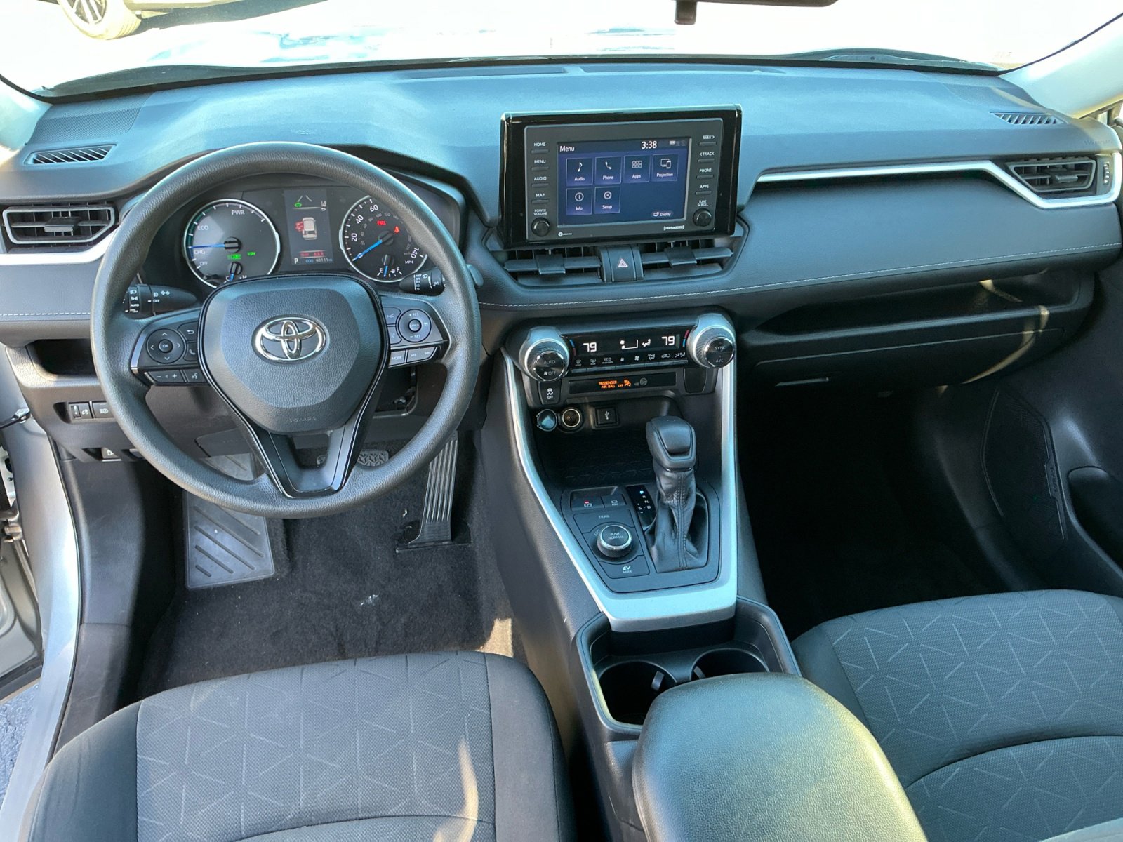 Used 2021 Toyota RAV4 XLE w/ Carpet Mat Package (TMS) image 20