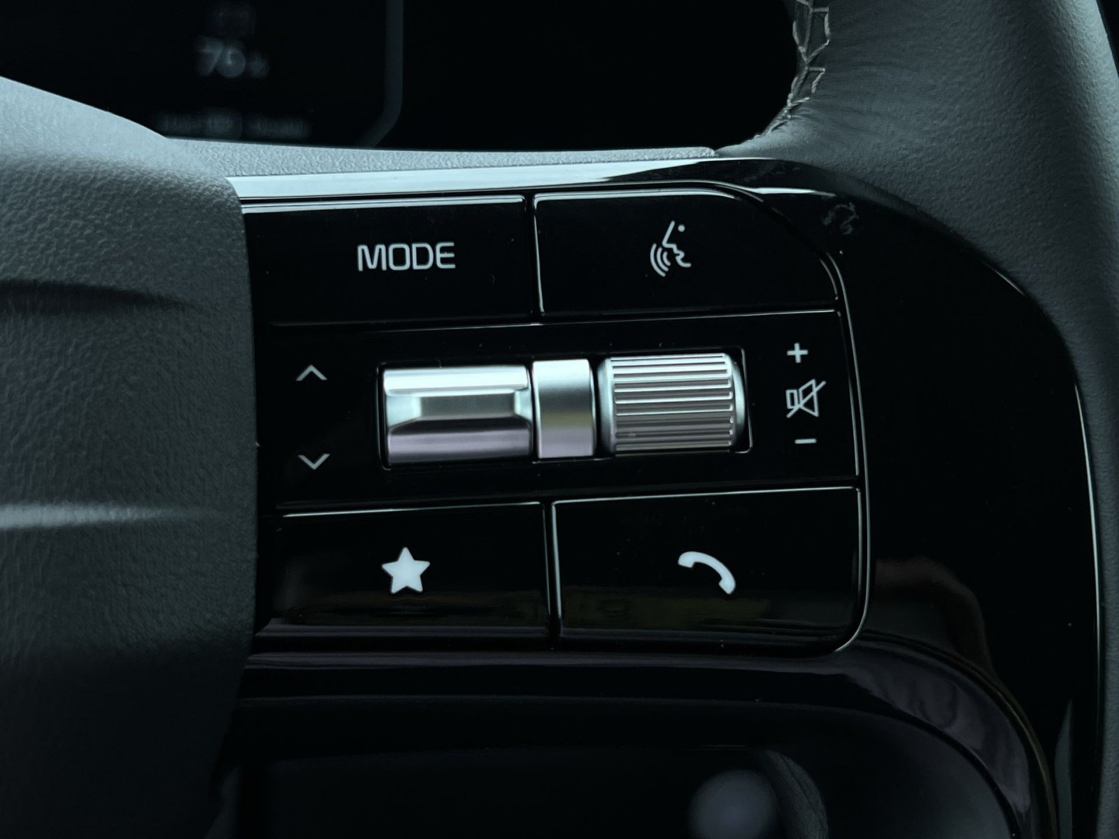 New 2027 Kia Carnival SX Prestige FWD image 24