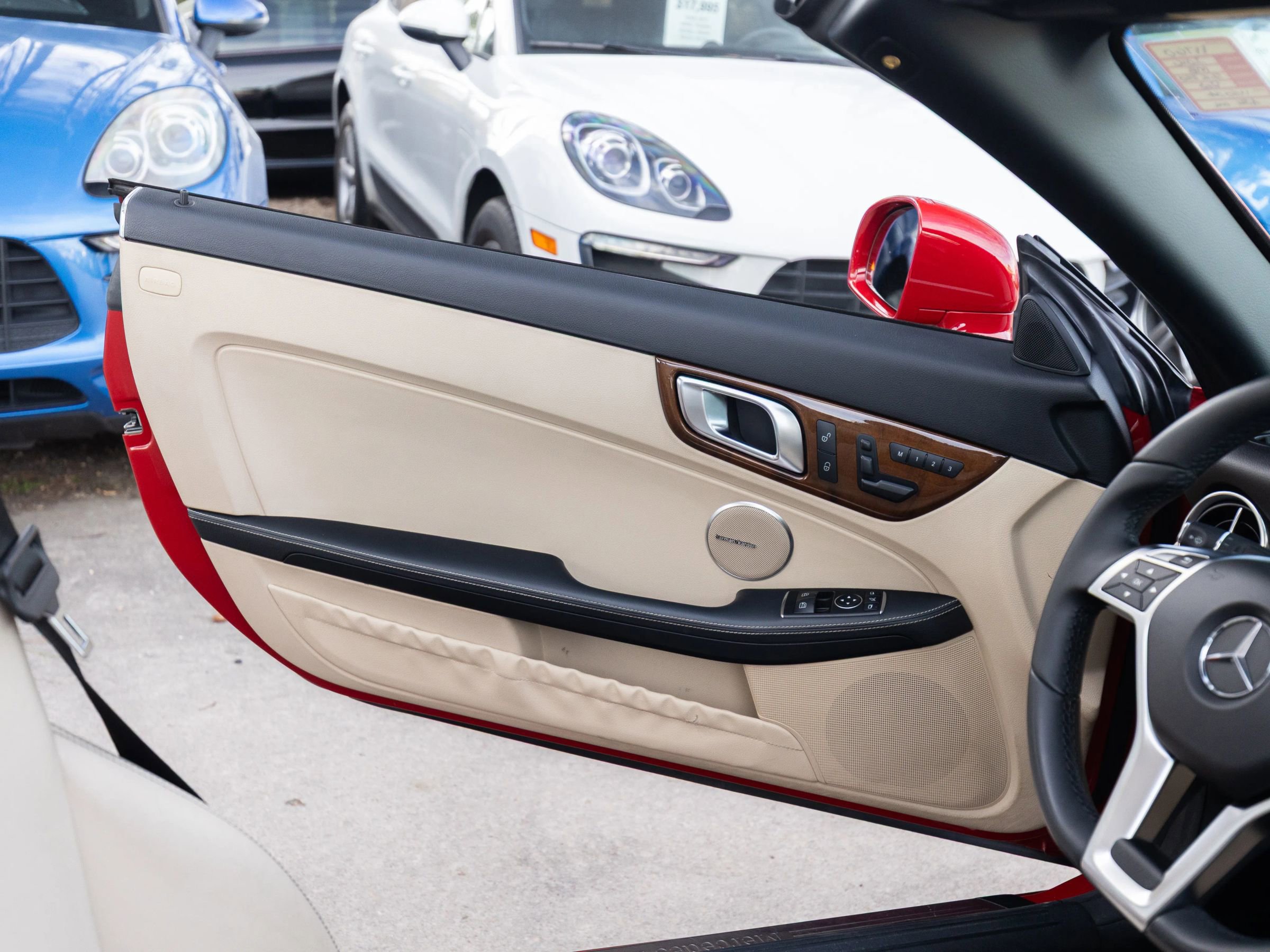 Used 2016 Mercedes-Benz SLK 350 image 32