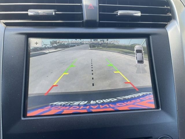 Used 2017 Ford Fusion SE w/ Fusion SE Technology Package FWD image 14