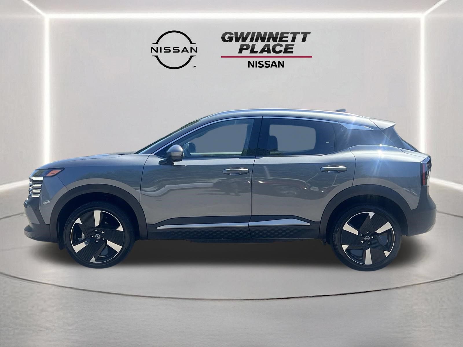 Certified 2025 Nissan Kicks SR FWD image 22