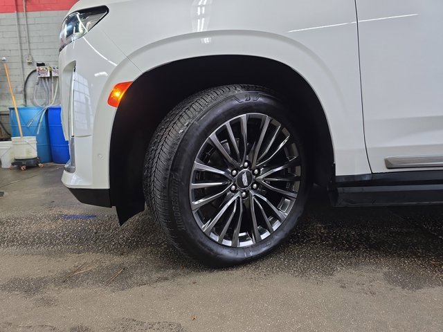 Used 2023 Cadillac Escalade Premium Luxury w/ Performance Package image 33