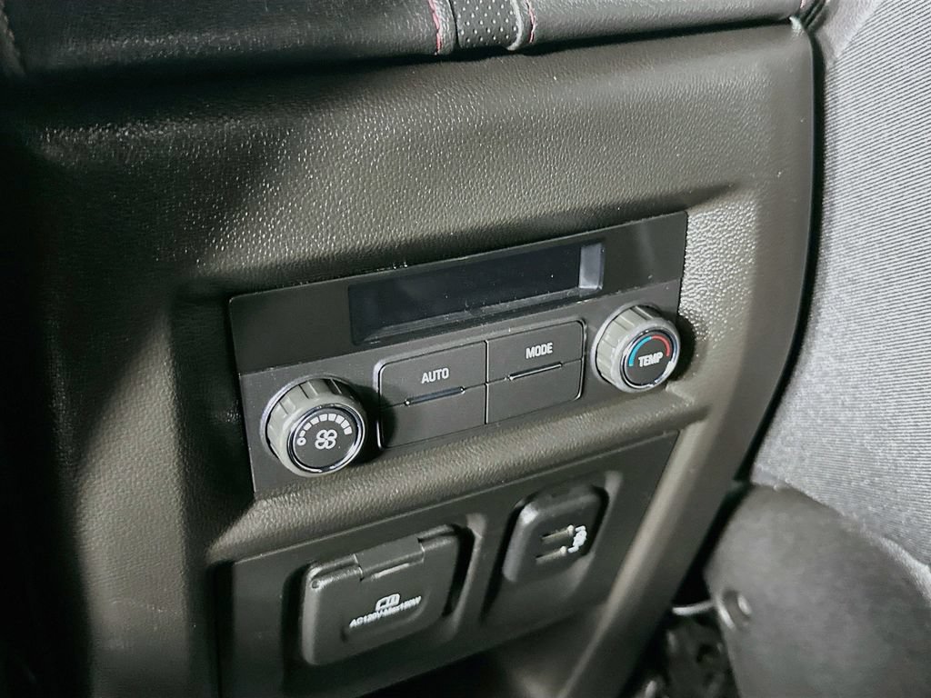 Used 2023 Chevrolet Traverse RS FWD image 33