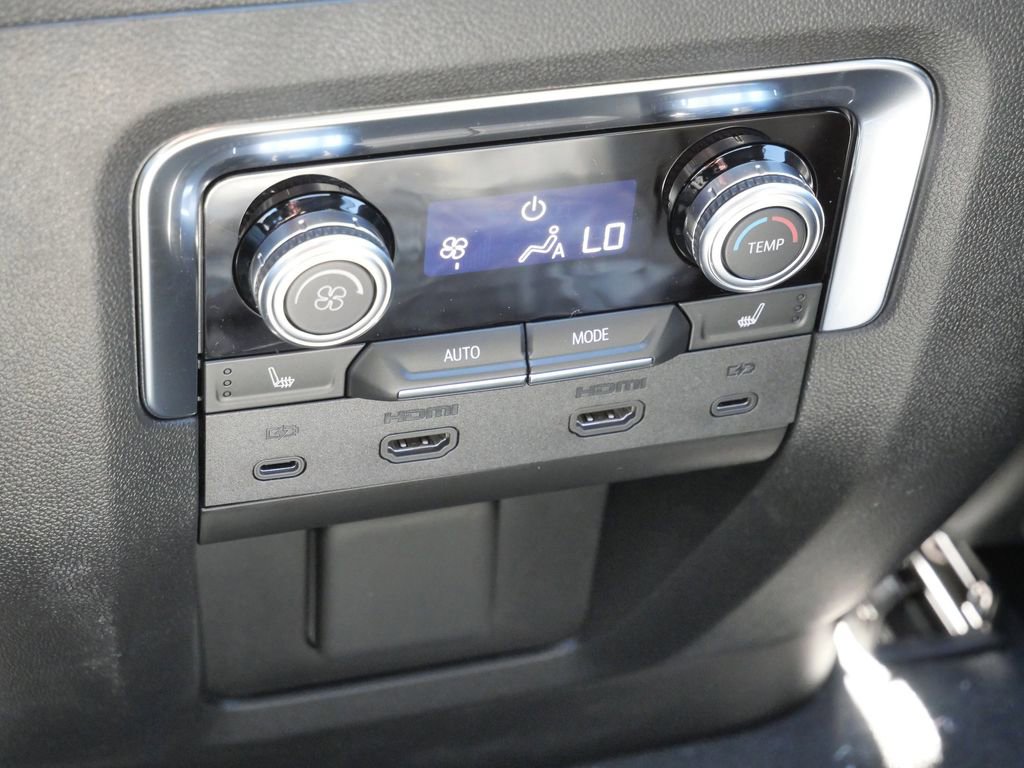 New 2026 GMC Yukon XL Denali w/ Denali Reserve Package image 43