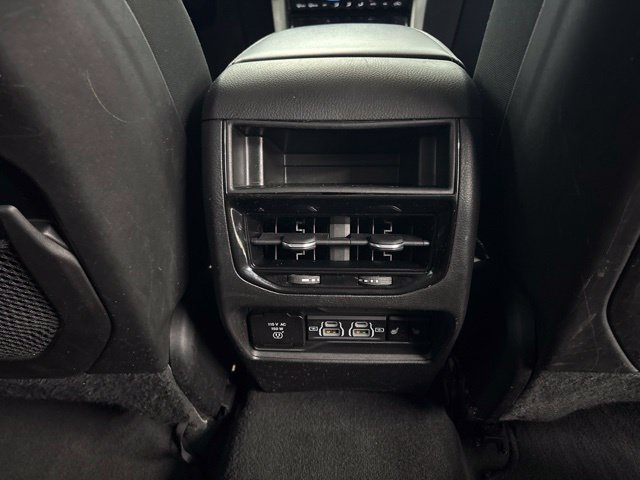 Used 2023 Jeep Grand Cherokee Limited w/ Trailer Tow Prep Group (B) AWD/4WD image 32