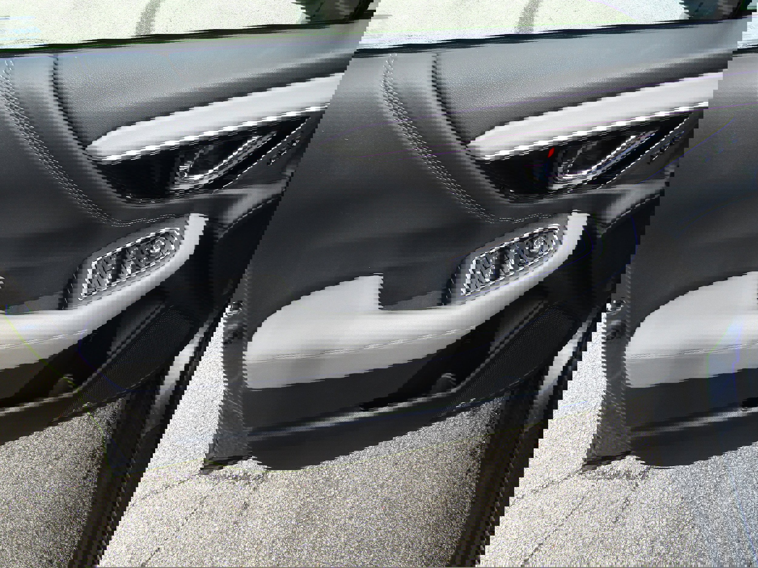 Used 2022 Subaru Outback Limited image 9