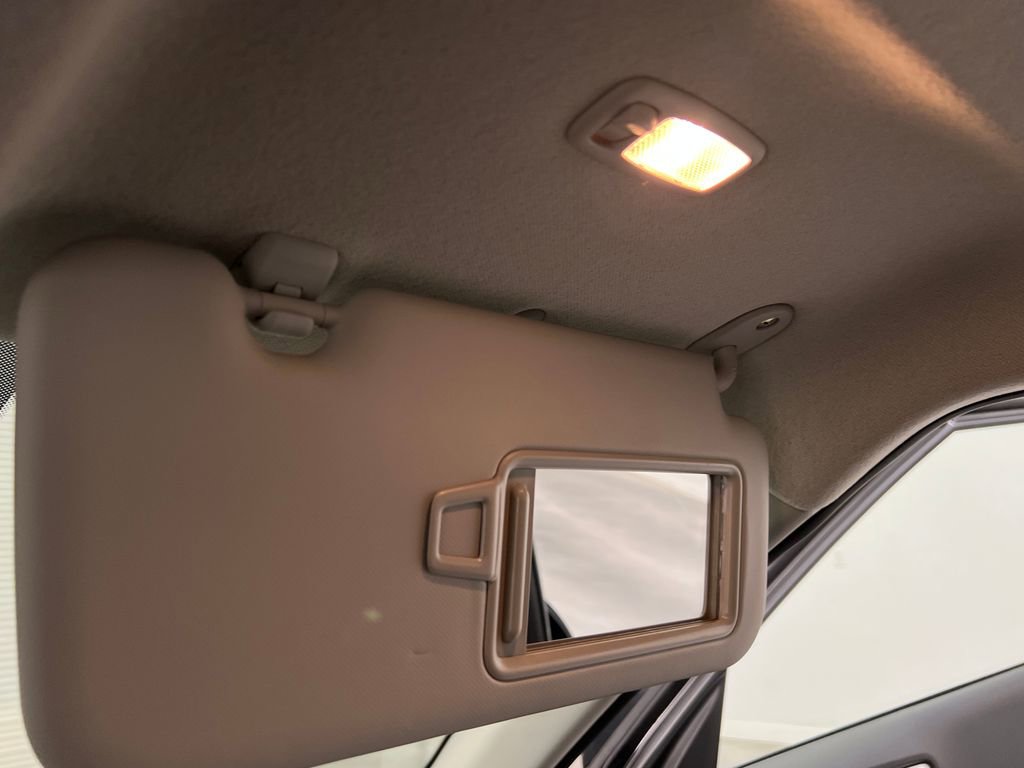 Used 2025 Hyundai Venue SE image 53