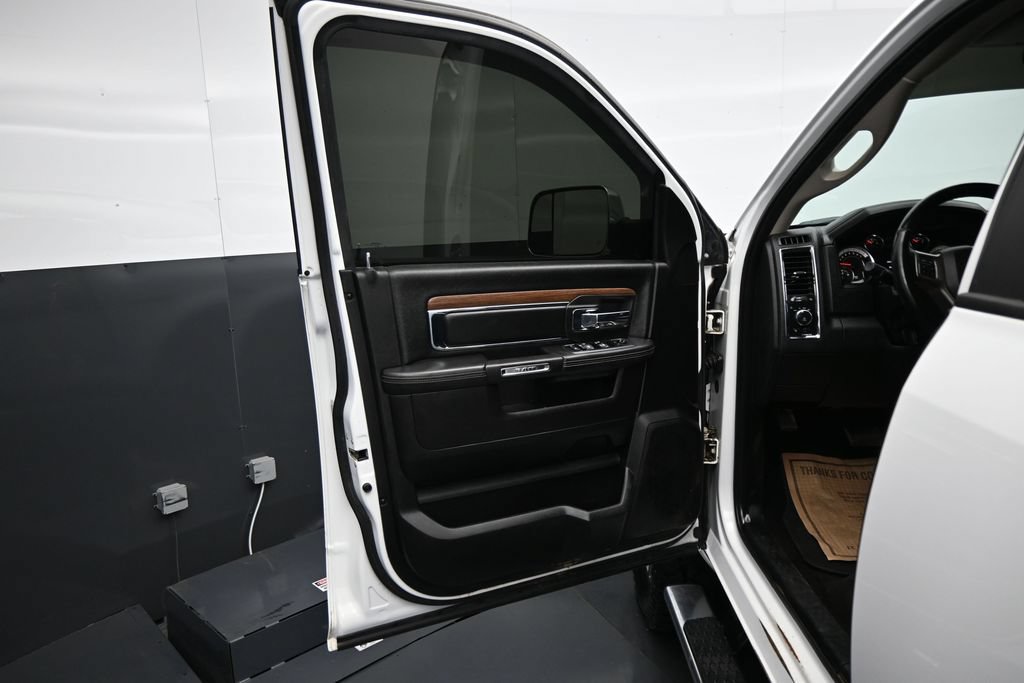 Used 2018 RAM 2500 Laramie w/ Convenience Group AWD/4WD image 11