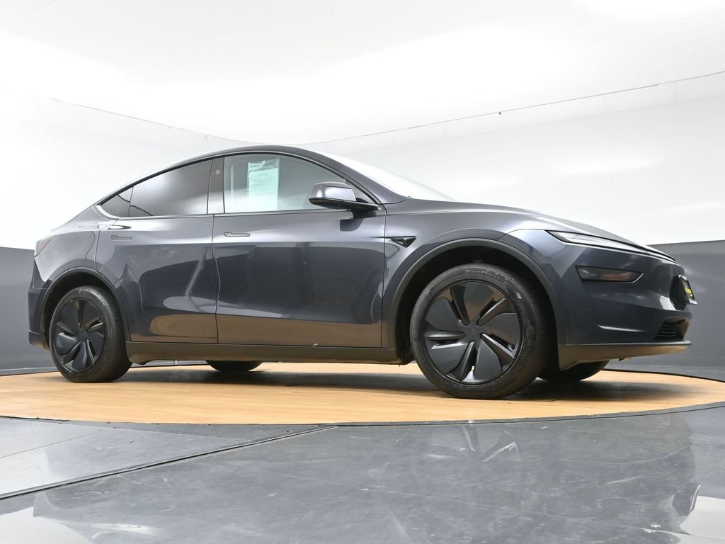 Used 2026 Tesla Model Y Long Range RWD image 43