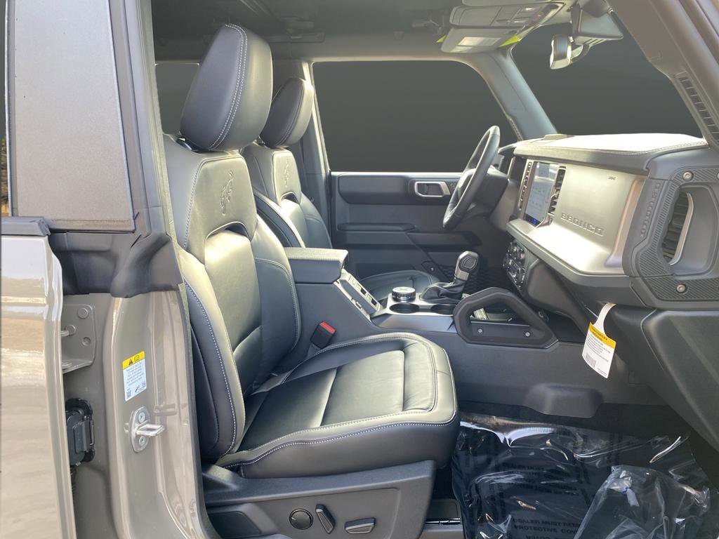New 2025 Ford Bronco Outer Banks w/ Sasquatch Package image 40