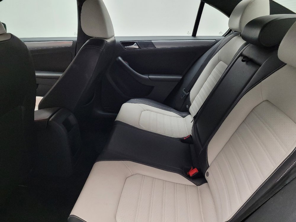 Used 2016 Volkswagen Jetta Sport FWD image 18