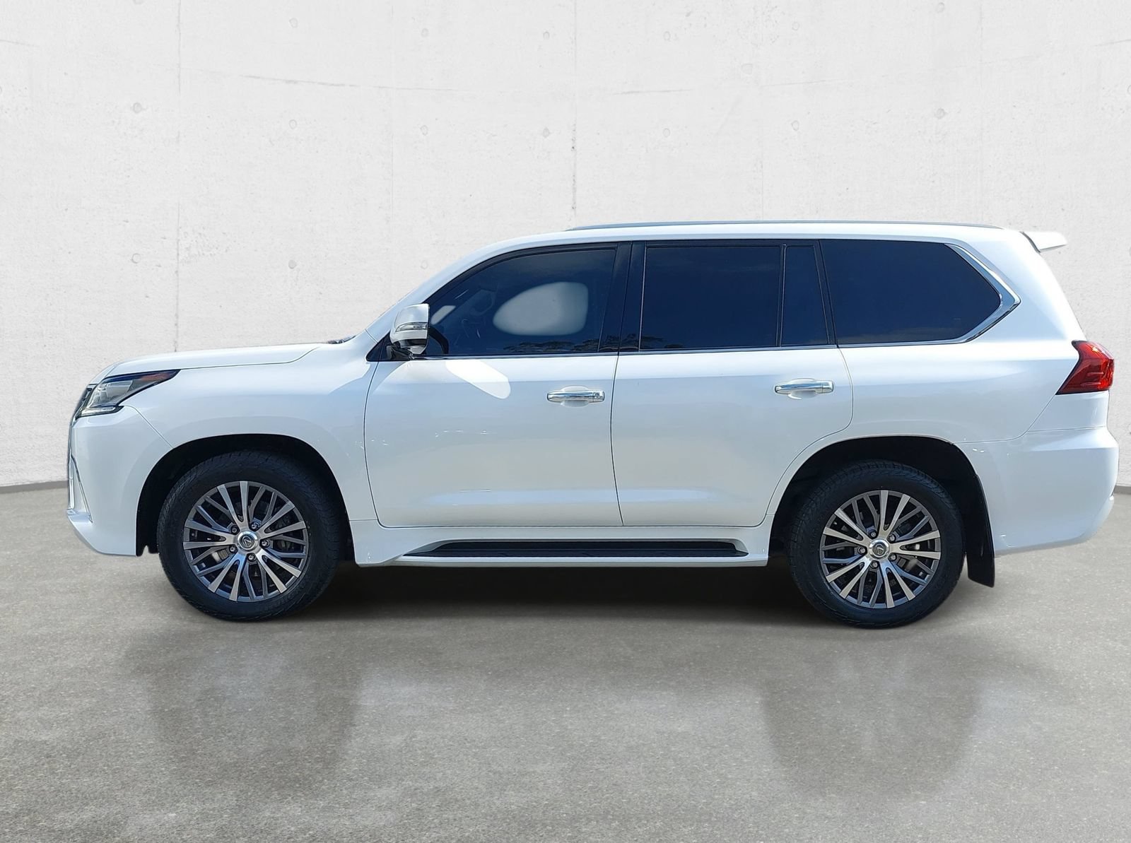 Used 2018 Lexus LX 570 4WD image 8