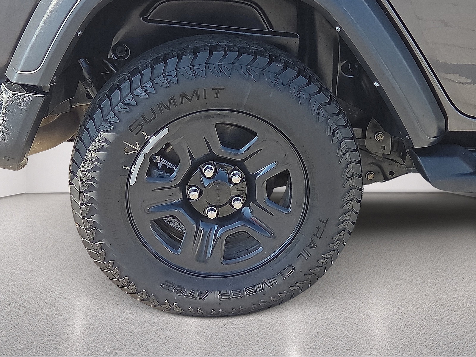 Used 2024 Jeep Wrangler Unlimited Sport AWD/4WD image 17