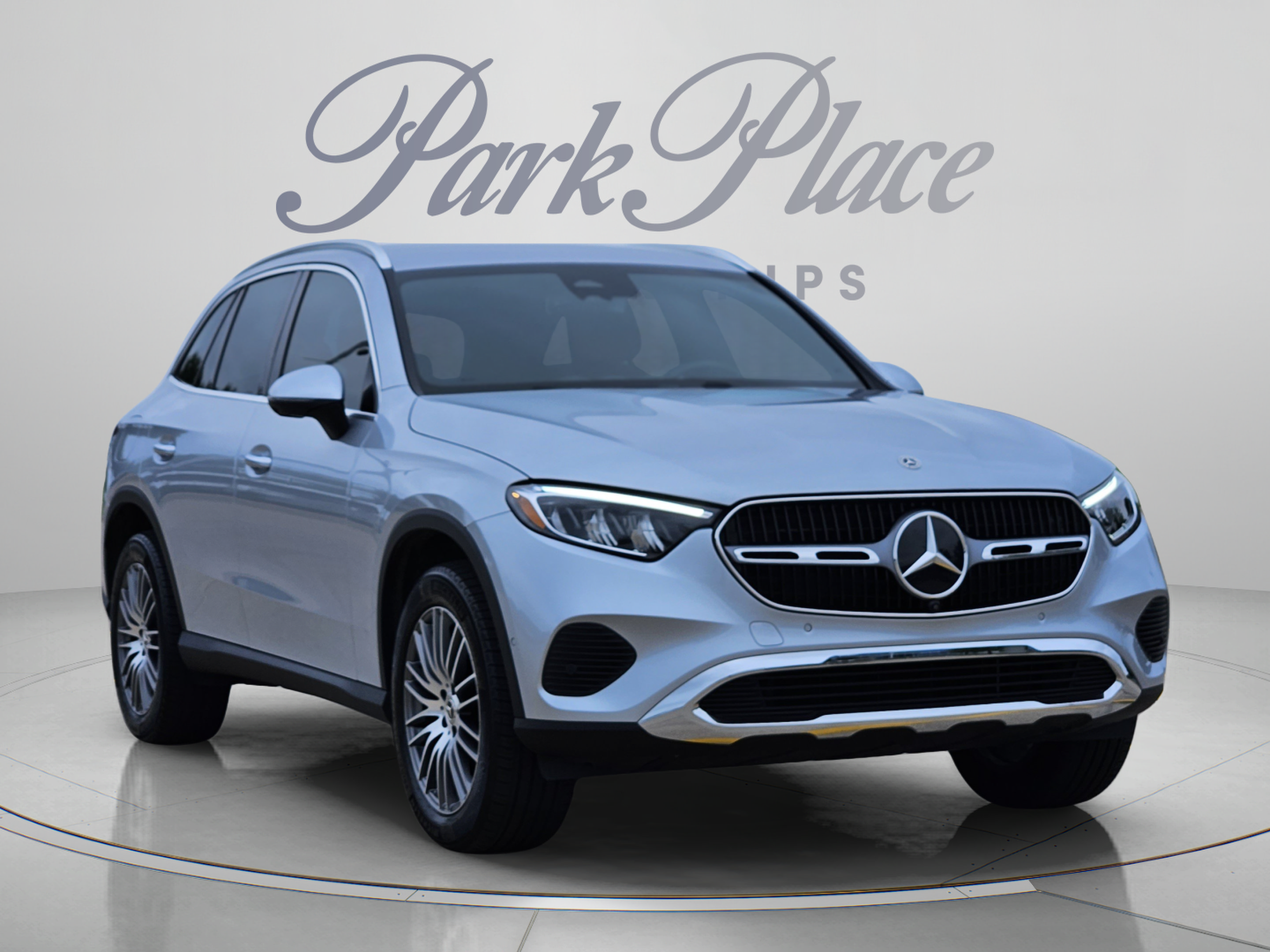 Certified 2026 Mercedes-Benz GLC 300 image 4