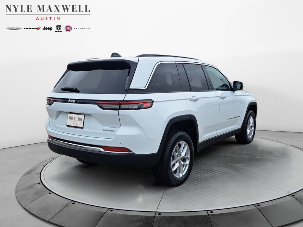New 2025 Jeep Grand Cherokee Laredo w/ MOPAR Finishing Package RWD image 16
