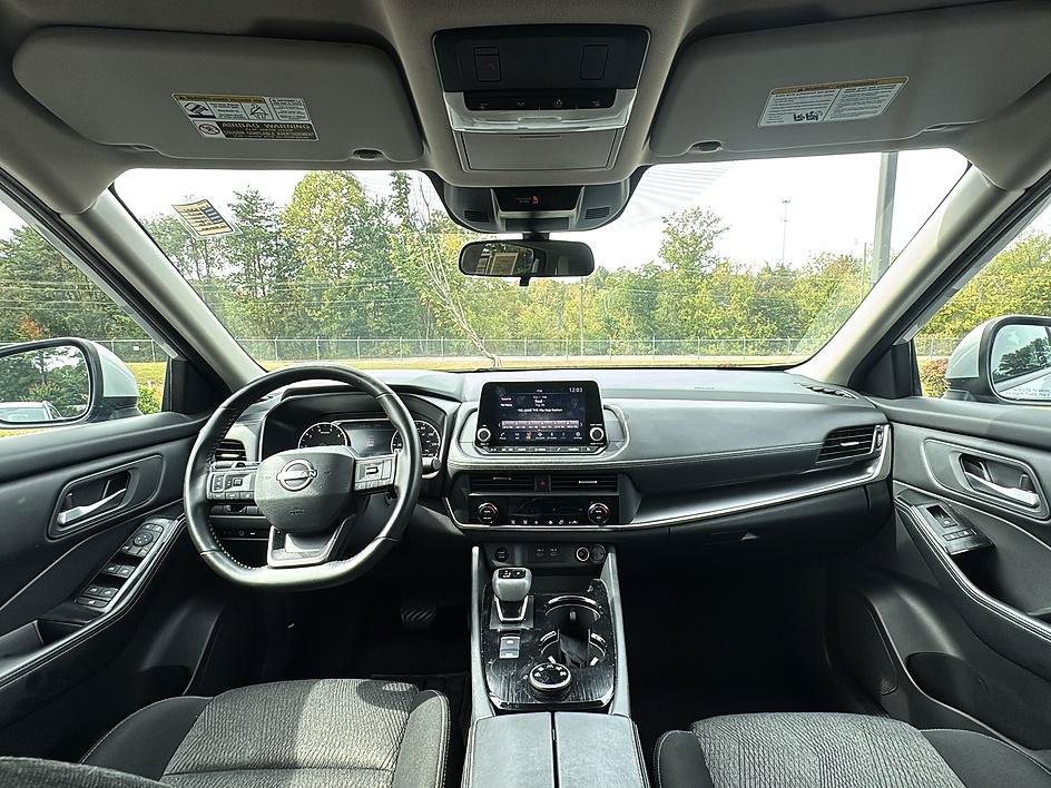 Certified 2025 Nissan Rogue SV AWD/4WD image 28