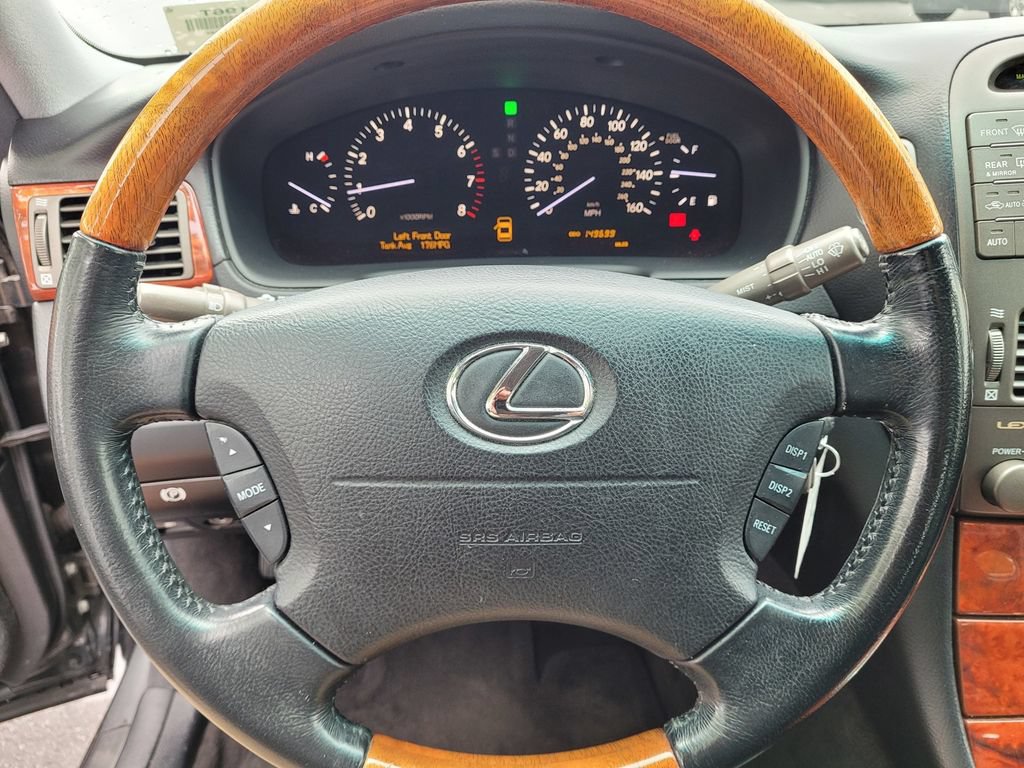 Used 2004 Lexus LS 430 RWD image 22