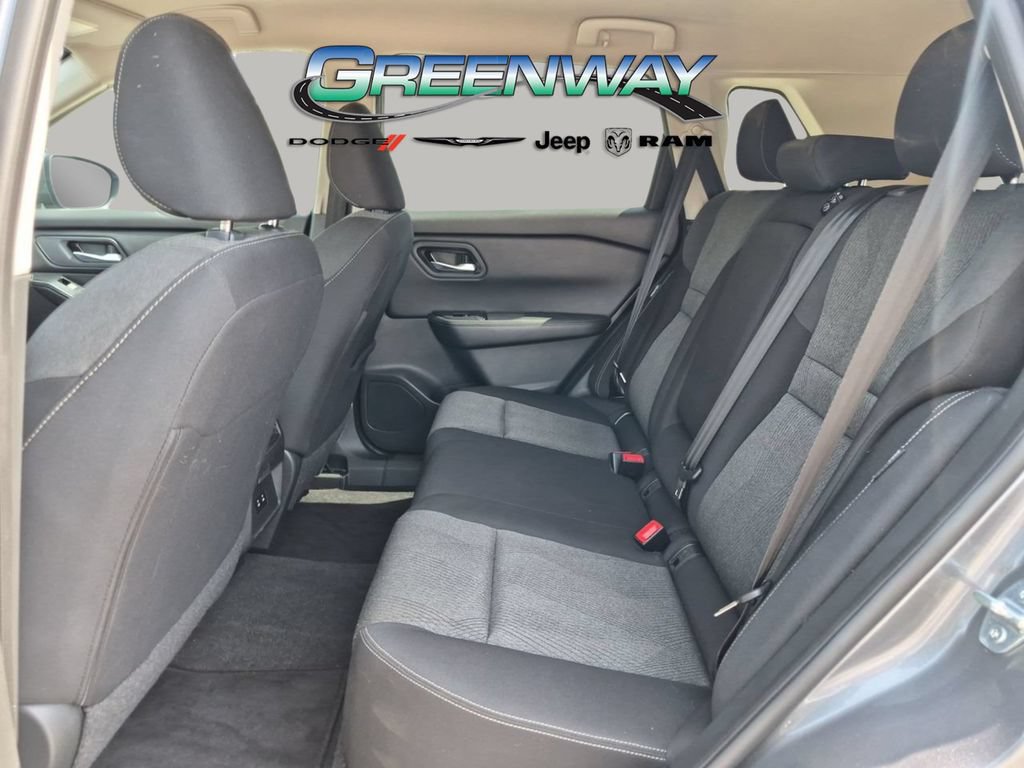 Used 2024 Nissan Rogue SV AWD/4WD image 13