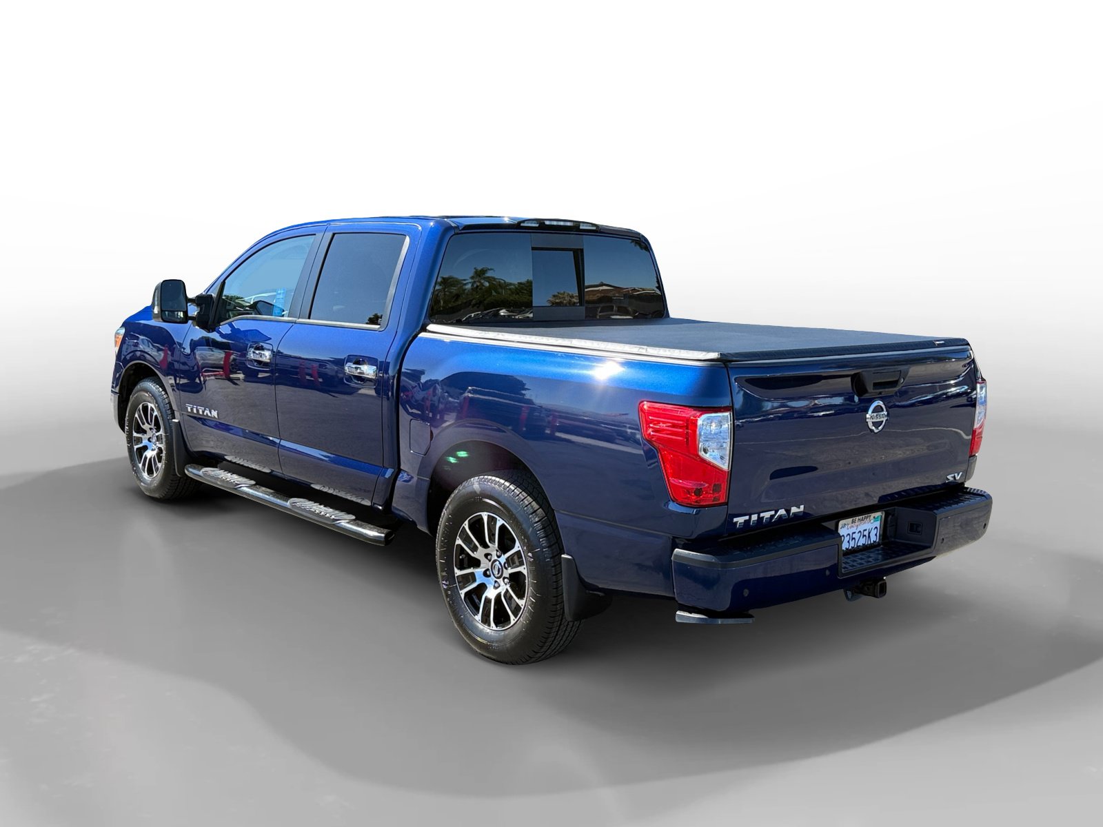 Used 2021 Nissan Titan SV w/ SV Convenience Package RWD image 3