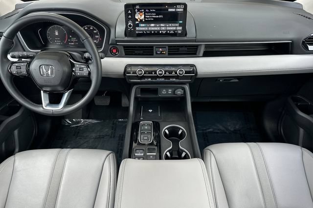 Used 2025 Honda Pilot Touring image 16