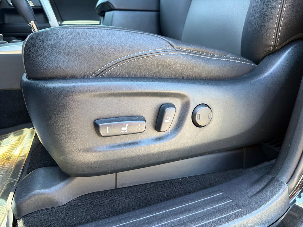 Used 2021 Toyota 4Runner SR5 Premium w/ Moonroof Package AWD/4WD image 18