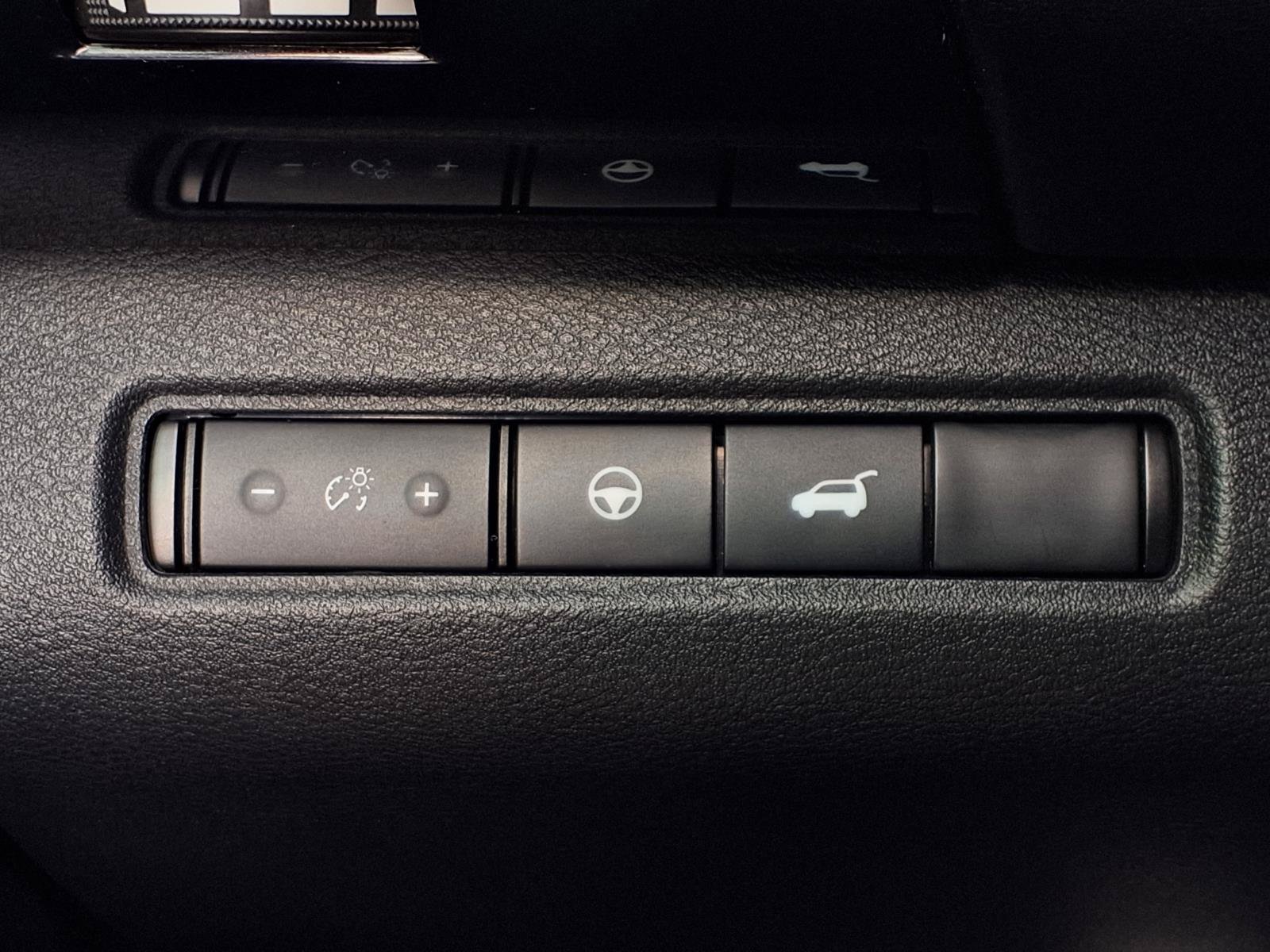 Used 2022 Nissan Pathfinder SV w/ SV Premium Package FWD image 25