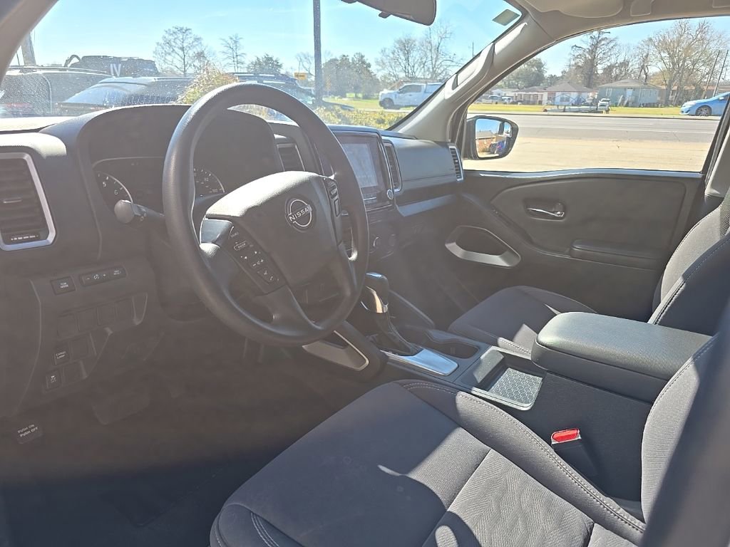 Used 2022 Nissan Frontier SV image 6
