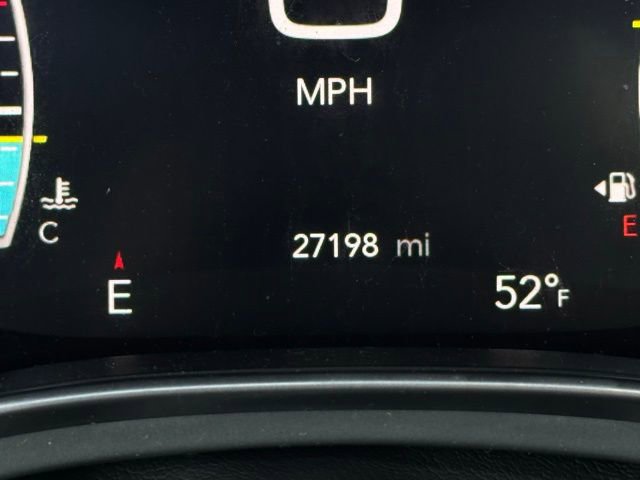 Certified 2025 Chrysler Pacifica Limited image 37