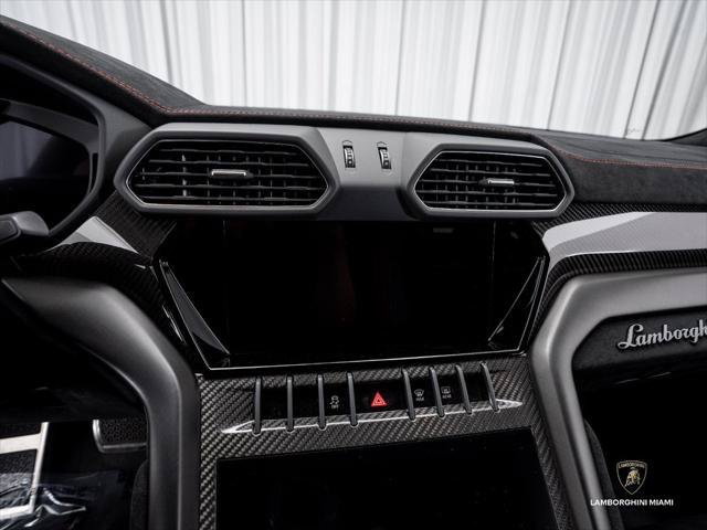 Used 2023 Lamborghini Urus Performante AWD/4WD image 34