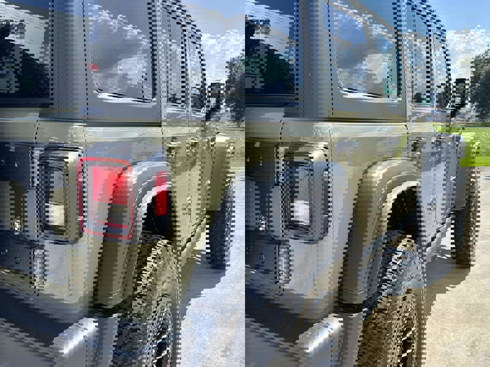 New 2025 Jeep Wrangler Willys image 13