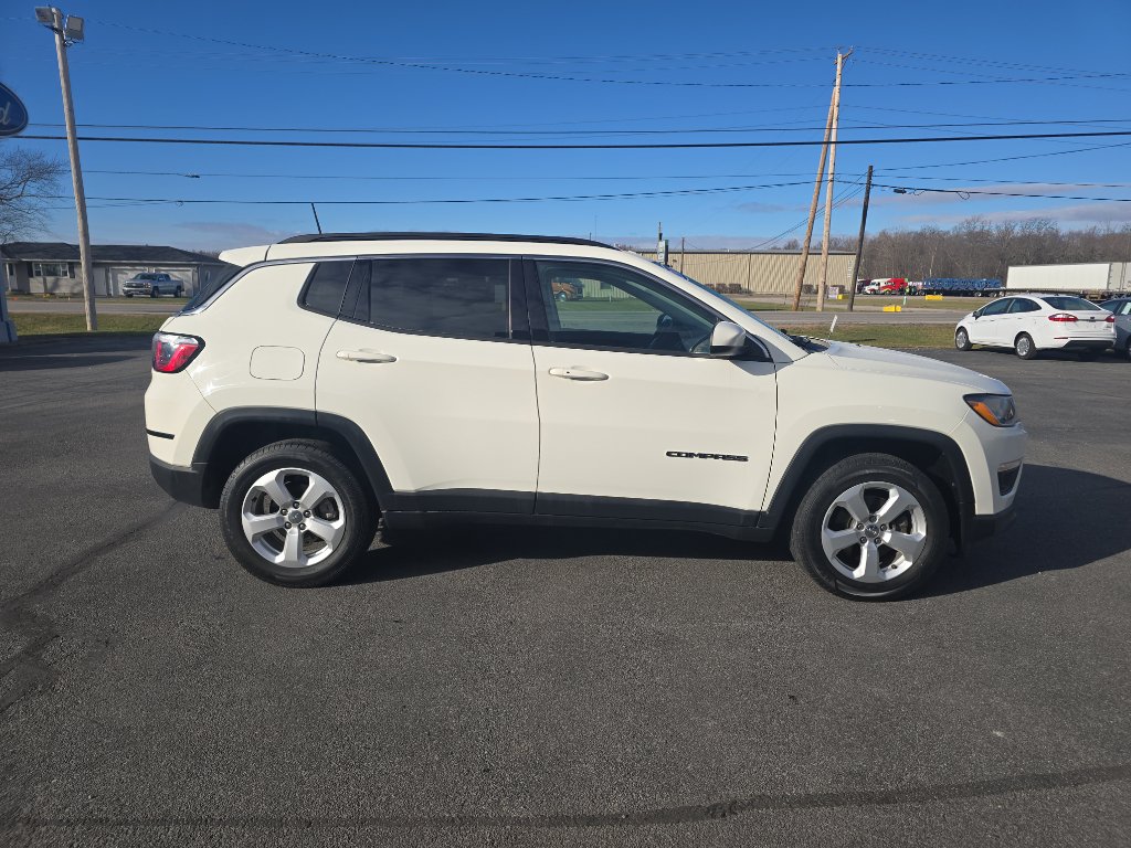 Used 2019 Jeep Compass Latitude w/ Safety & Security Group AWD/4WD image 24