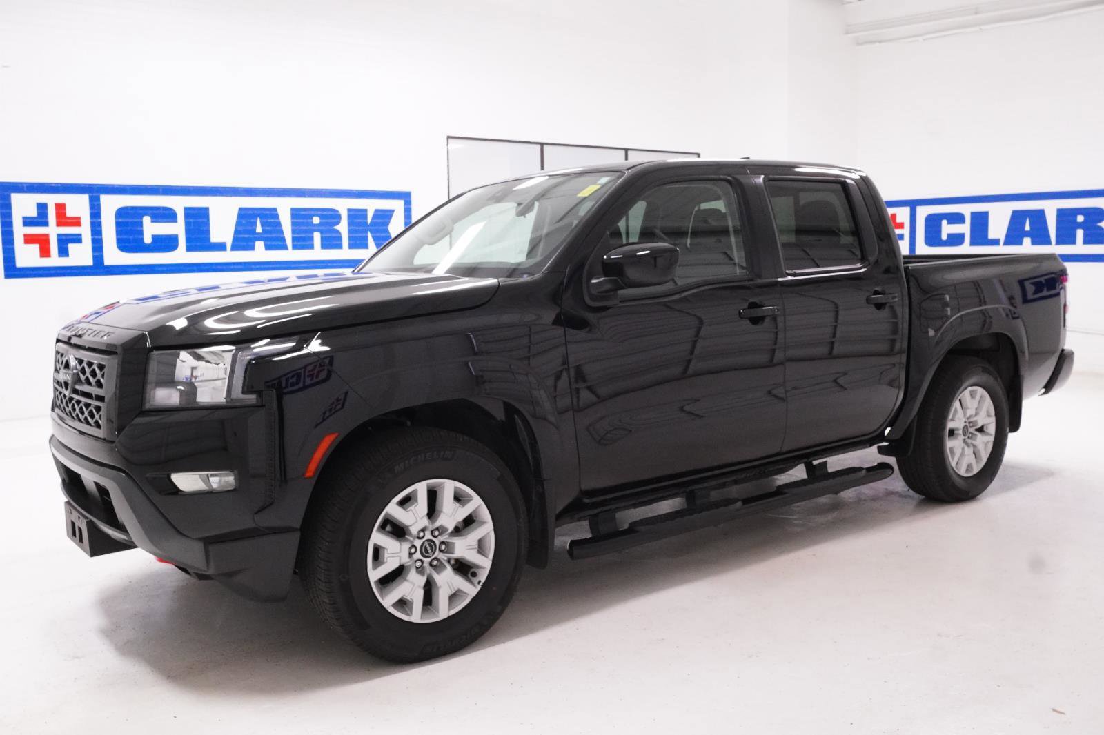 Used 2024 Nissan Frontier SV w/ SV Convenience Package image 8
